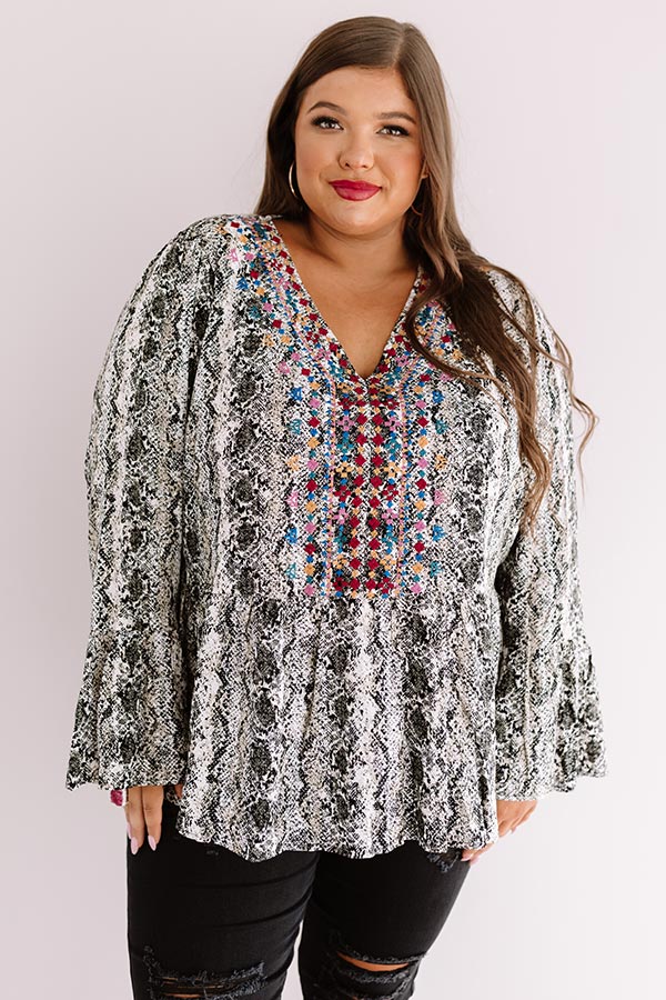 Clearly Crushing Embroidered Top Curves - Image 2