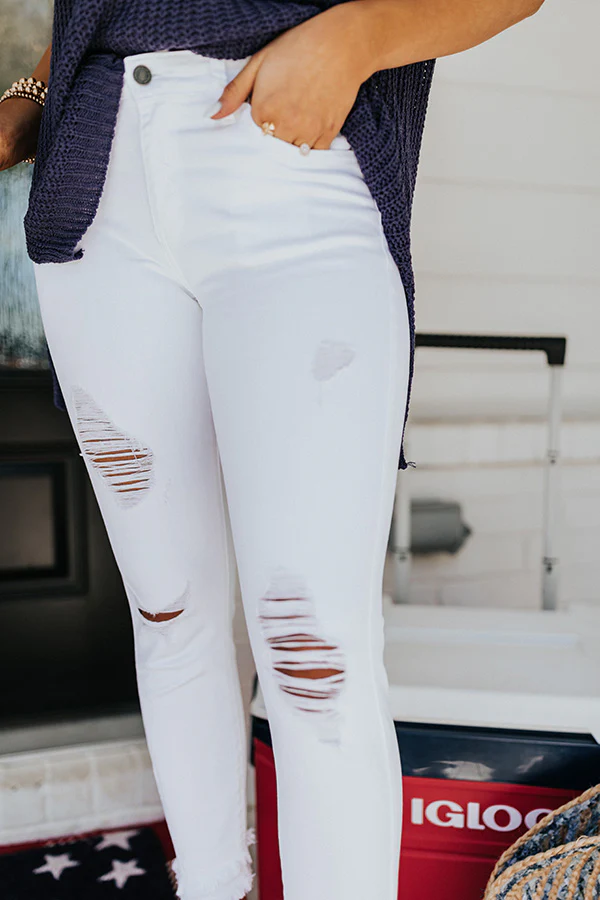 KanCan Malibu Distressed Midrise Skinny In White - Image 4