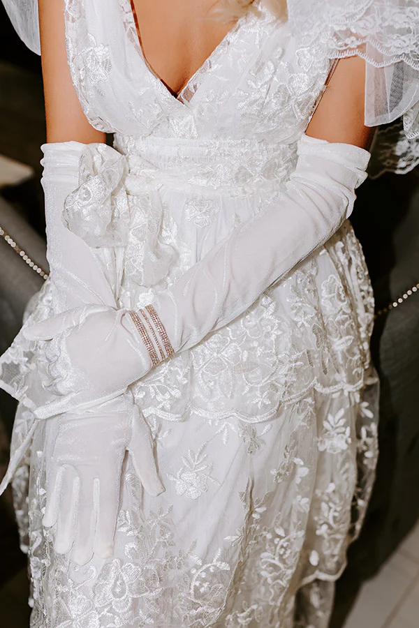 Pure Perfection Velvet Gloves - Image 2
