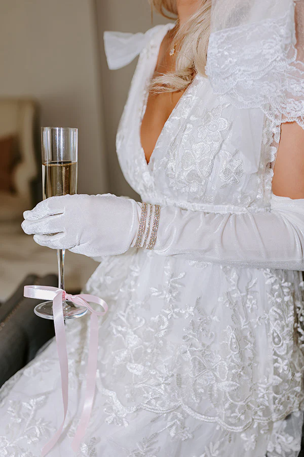 Pure Perfection Velvet Gloves - Image 4