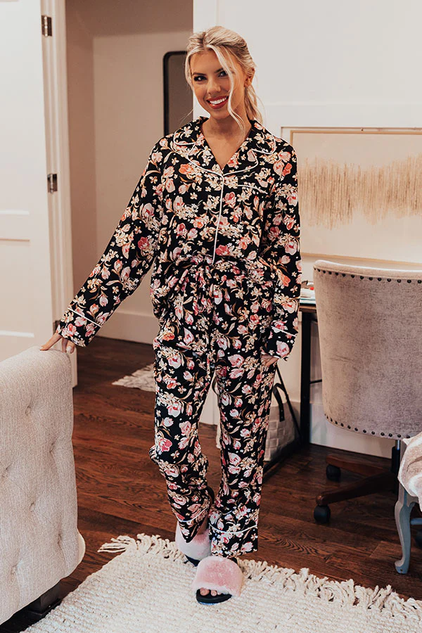 Ready To Wind Down Floral Top In Black - Image 8
