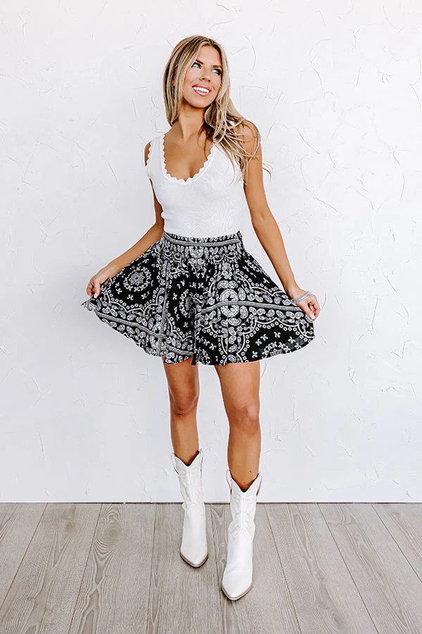 Sailing Away Shorts in Black - Image 3