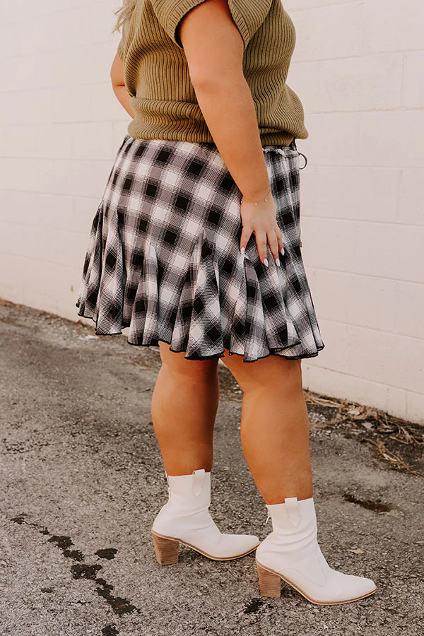 Small Town Holiday Skirt In Black Curves - Image 3