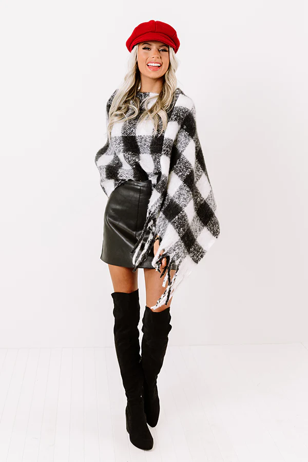 Snuggled Up Buffalo Check Poncho In White - Image 2