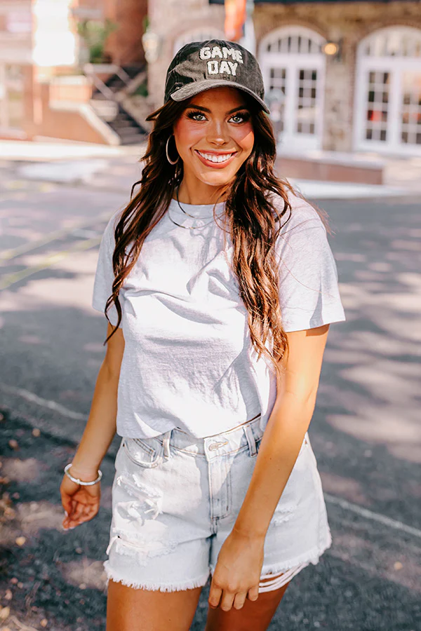 Sophisticated Stroll Tee In Grey - Image 7