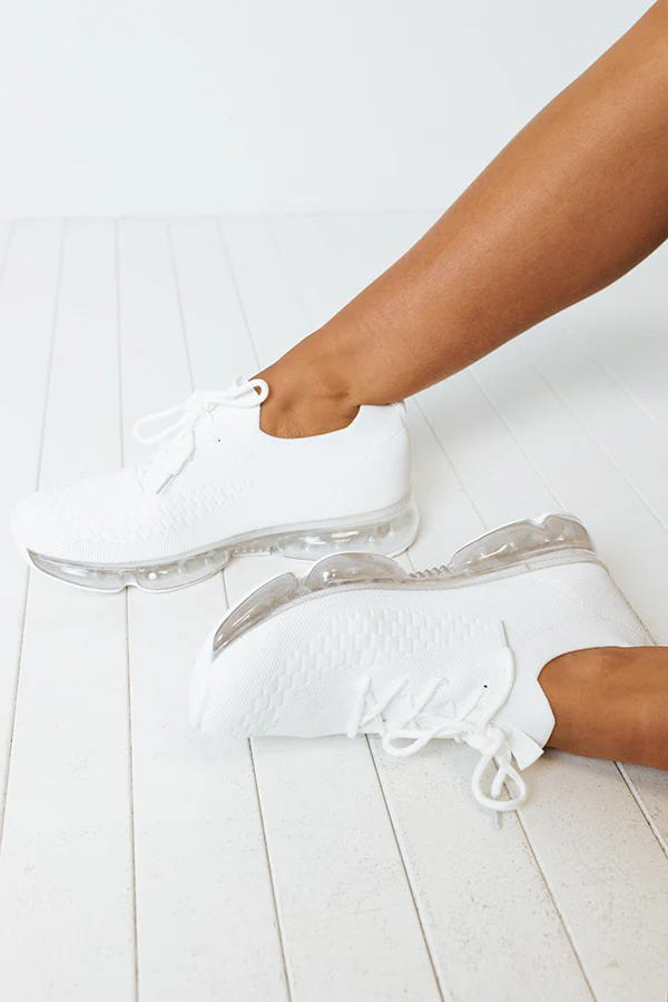The Hartlen Sneaker In White