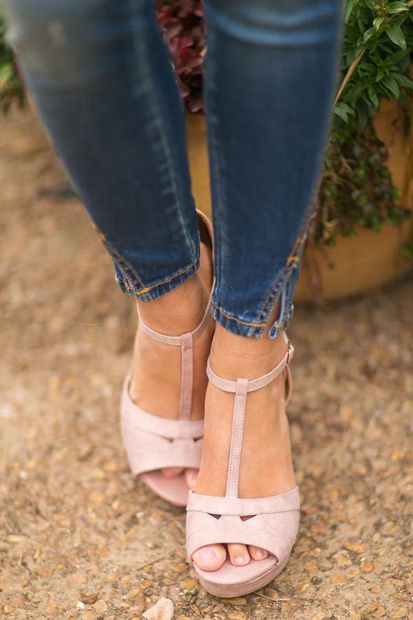 The Lola Wedge in Blush - Image 2