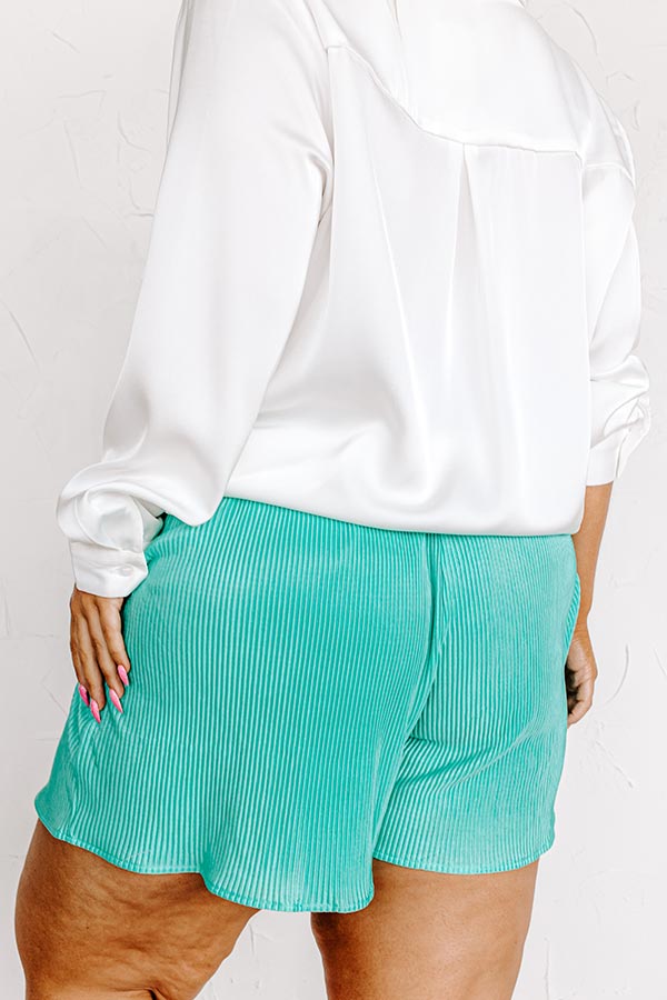 Tour The Town Pleated Shorts In Turquoise Curves - Image 4